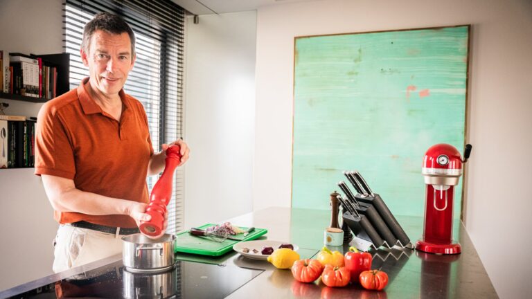 De mens achter de manager. Vlees aan het been