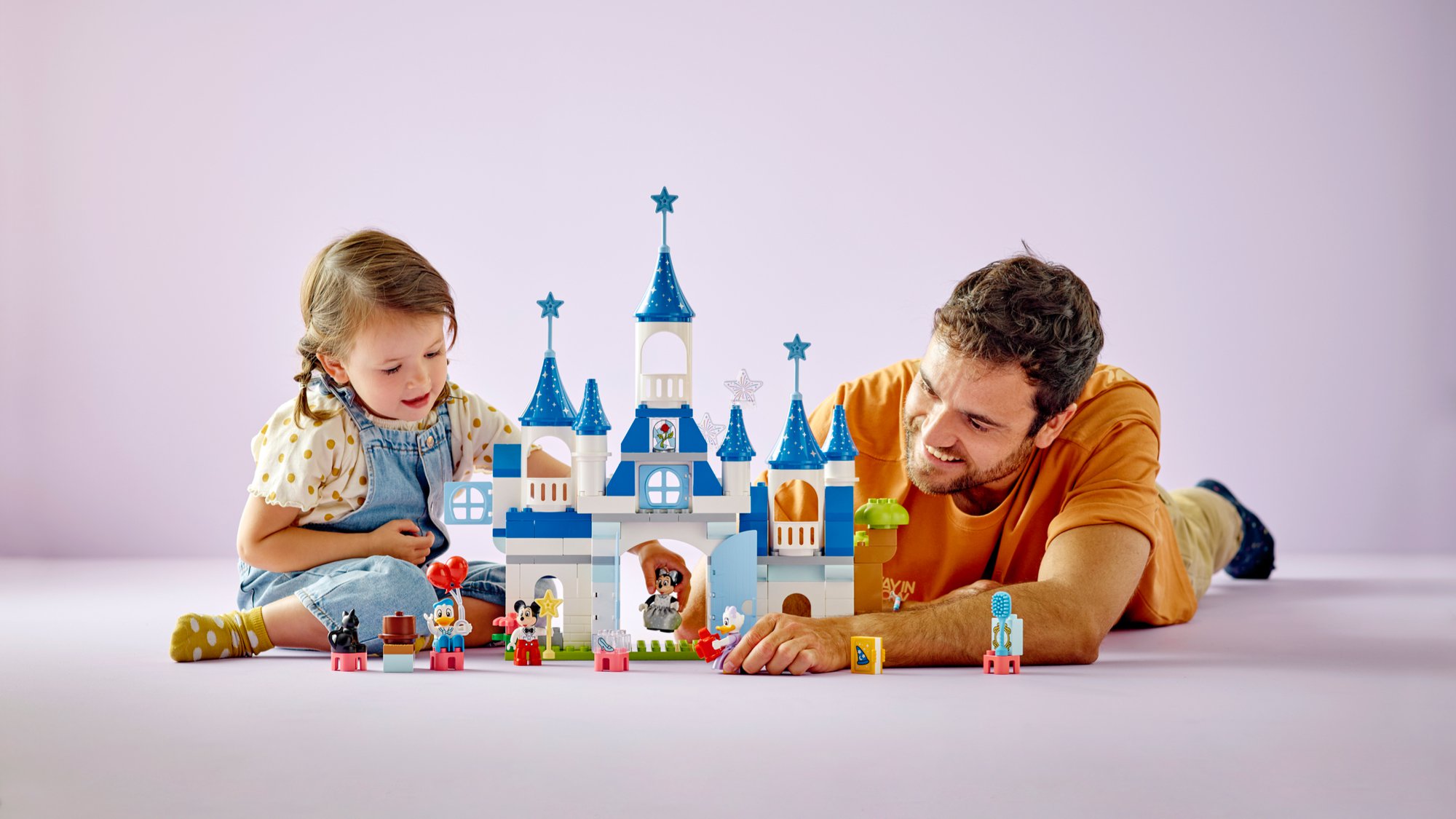 Vier op de tien ouders spelen nog geen uur per week met hun kinderen