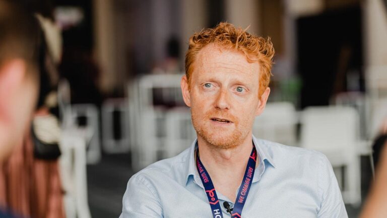 “Wie straks niet met AI kan werken, zet zich buitenspel”