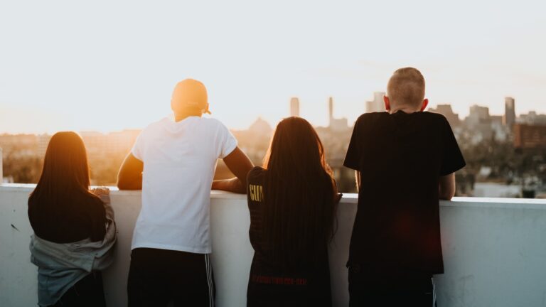 Gen Z en millennials zien nog altijd weinig positieve impact van bedrijven