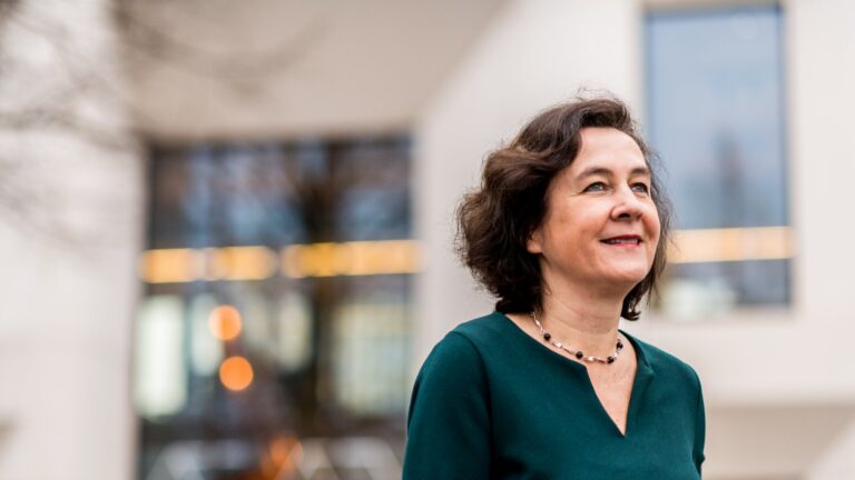 Stilte op de werkvloer beïnvloedt stemgedrag