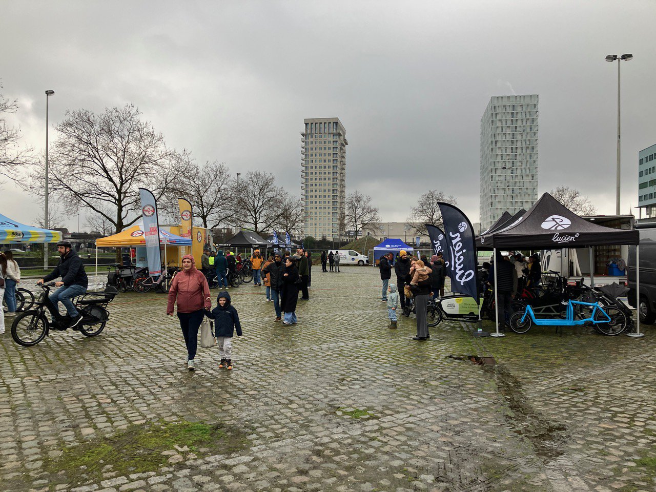ZAS laat personeel kennismaken met fietsleasing tijdens event in Antwerpen cover