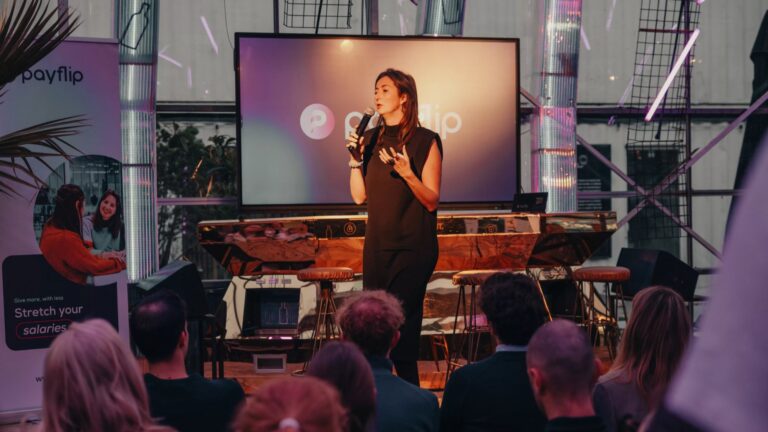 Belgische CEO zet eigen loon op billboard van 60 m² cover