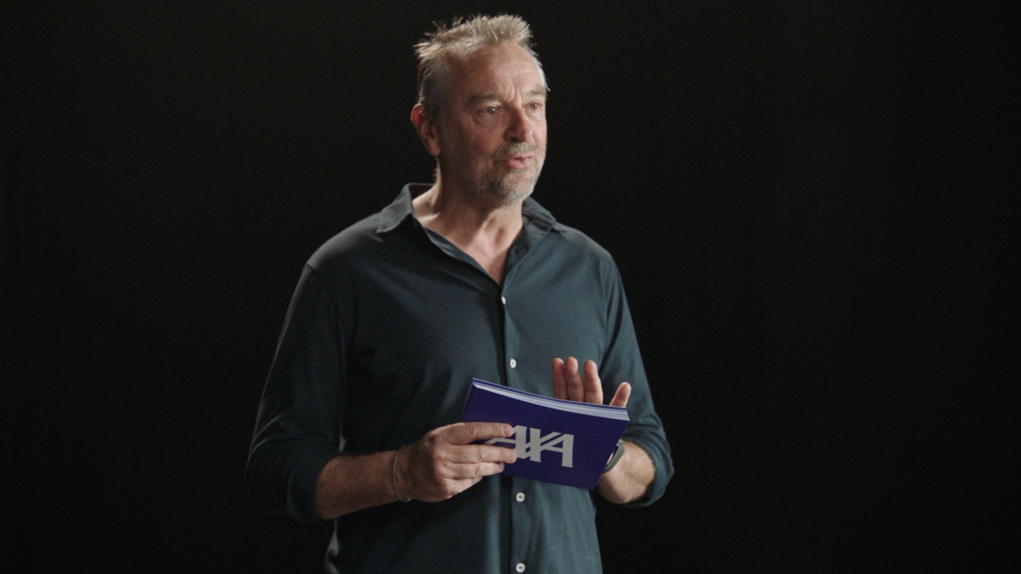 Helft van de Belgen in negatieve mentale spiraal: AXA lanceert met Tom Waes campagne rond mentale veerkracht cover